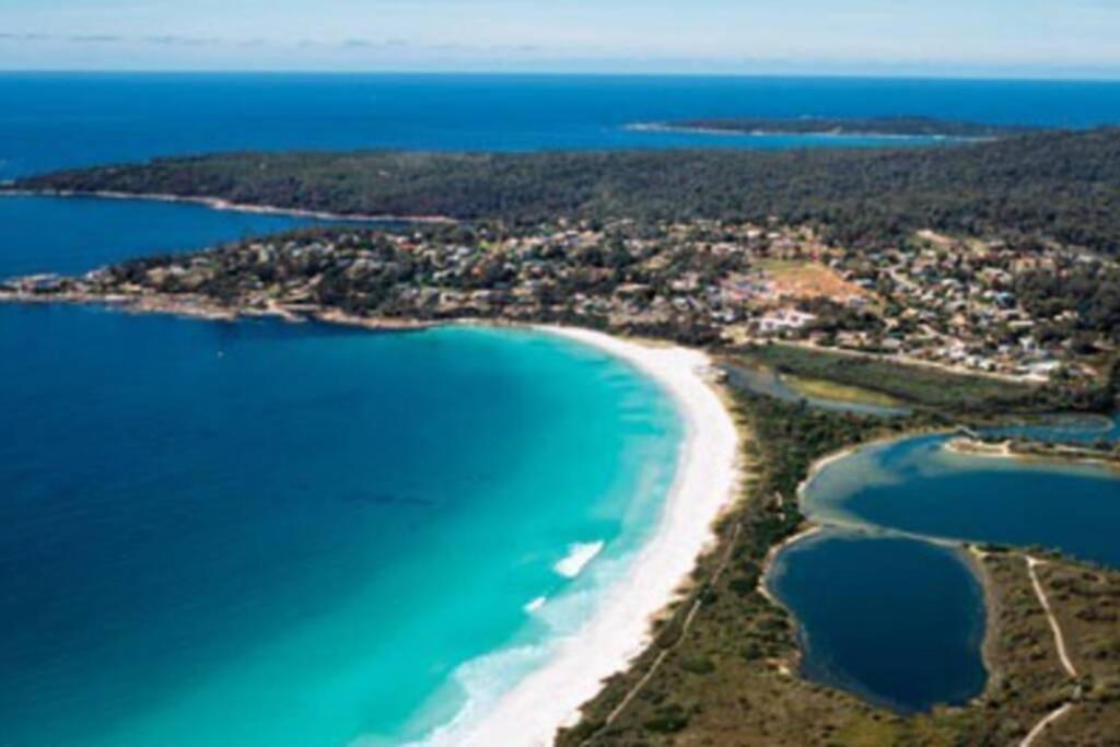 The Tin Shed Couples Accommodation At Bay Of Fires Binalong Bay Exterior photo